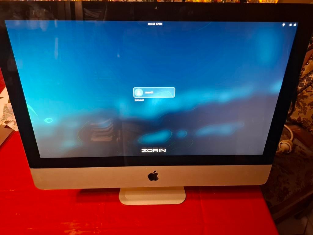 Apple iMac 10,1 (2009) – Zorin OS Linux(!!!!), Computers en Software, Ophalen, Gebruikt, IMac, 8 GB