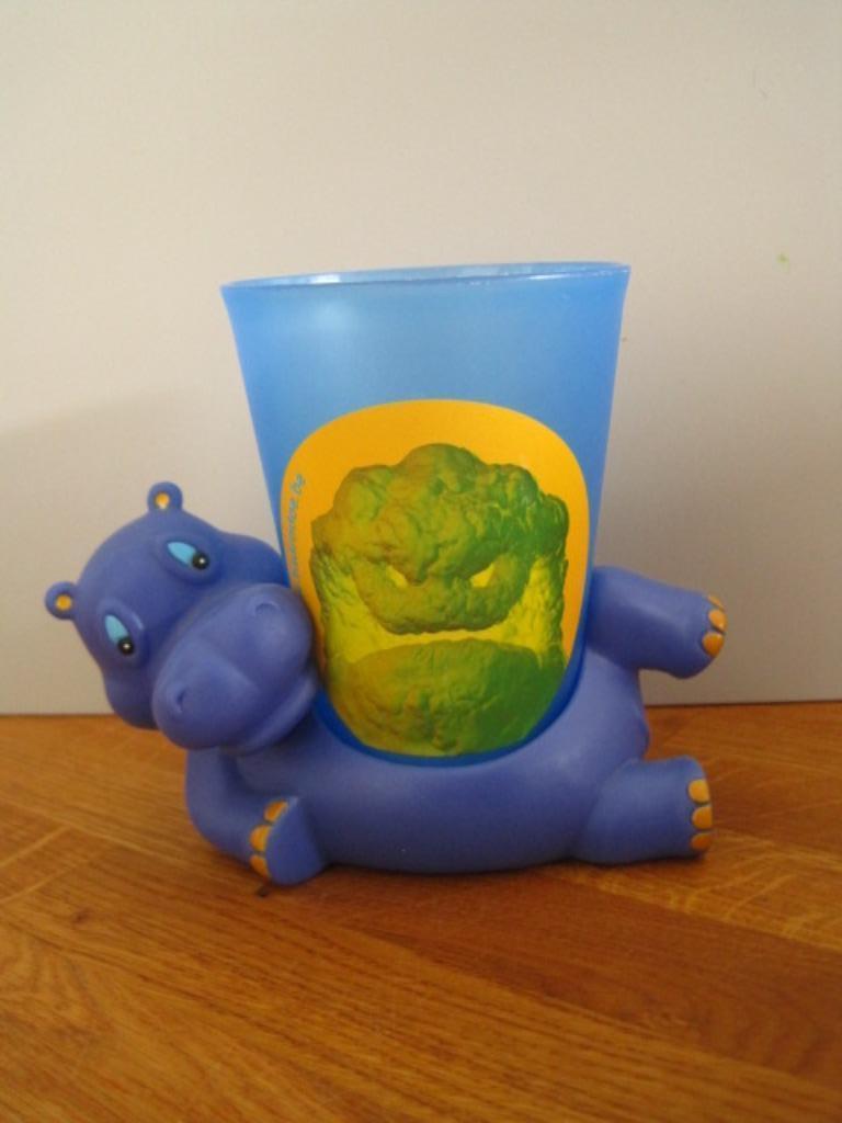 Bekerhouder met beker Hippo nijlpaard blauw, Huis en Inrichting, Woonaccessoires | Overige, Gebruikt, Ophalen of Verzenden