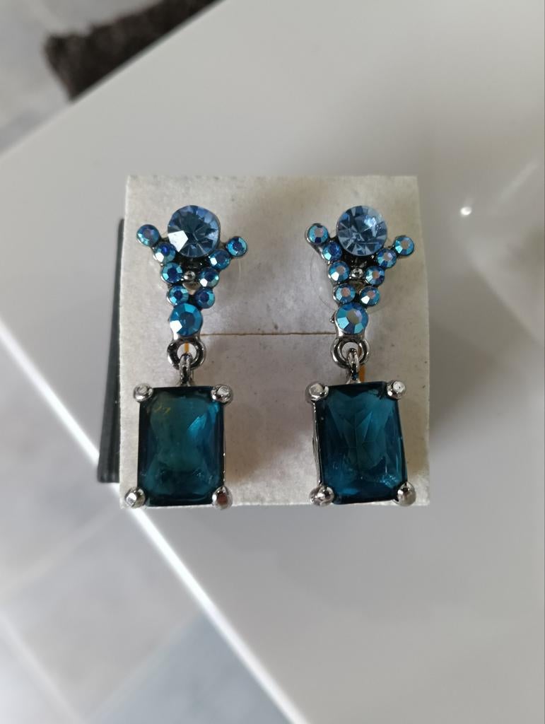 Mooie oorbellen SNK, Handtassen en Accessoires, Oorbellen, Hangers, Blauw, Ophalen of Verzenden, Met strass