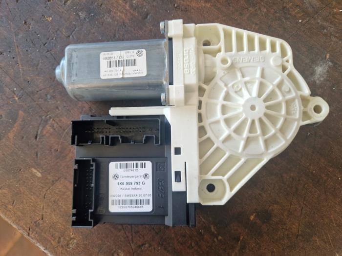 Moteur de vitre portière d'un Volkswagen Passat, Enlèvement ou Envoi, 3 mois de garantie, Utilisé, Volkswagen