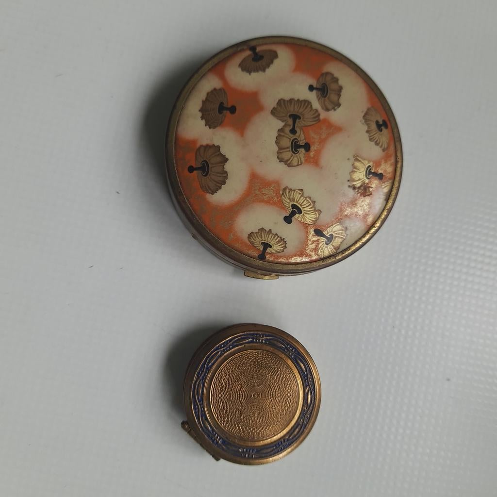 *COTY* PETITE BOÎTE À POUDRE et une BOÎTE À PILULES CUIVRÉE., Enlèvement
