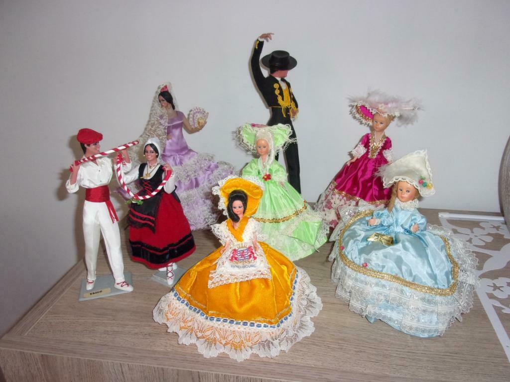 8 poupées folkloriques dont plusieurs de marque AU CHOIX, Collections, Poupées, Enlèvement ou Envoi, Utilisé, Poupée