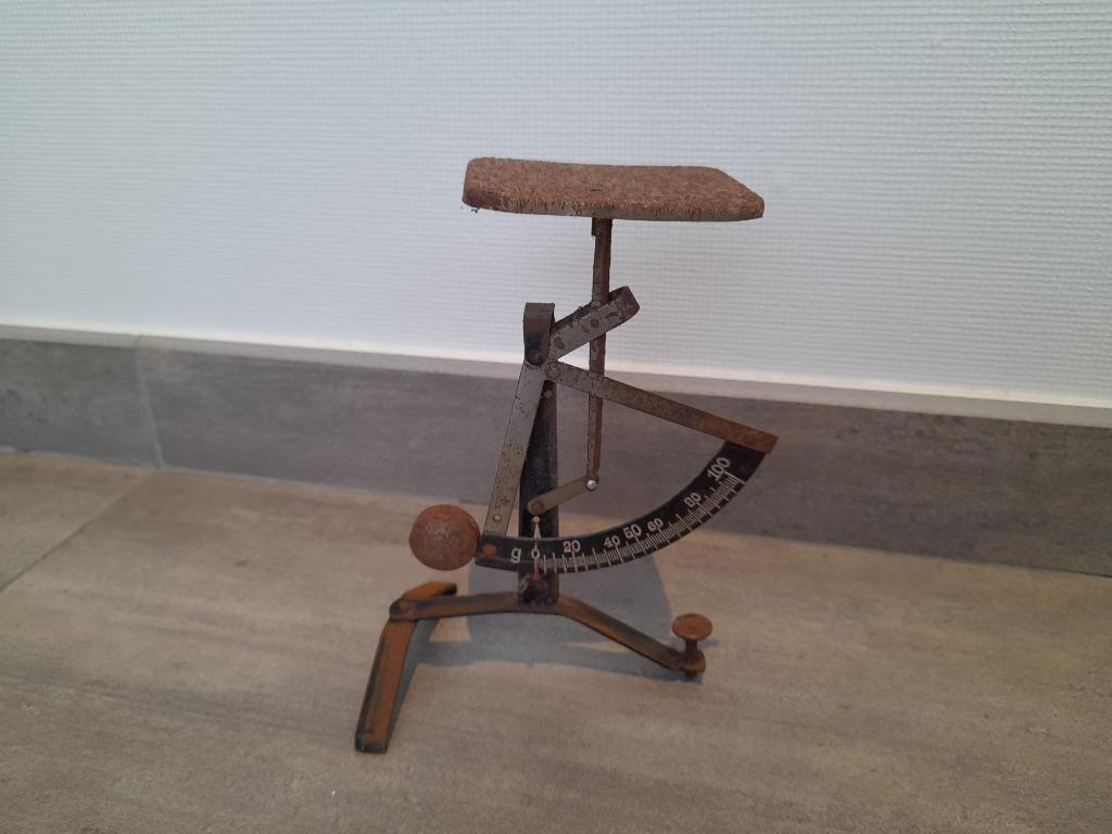 Brievenweegschaal, Ophalen