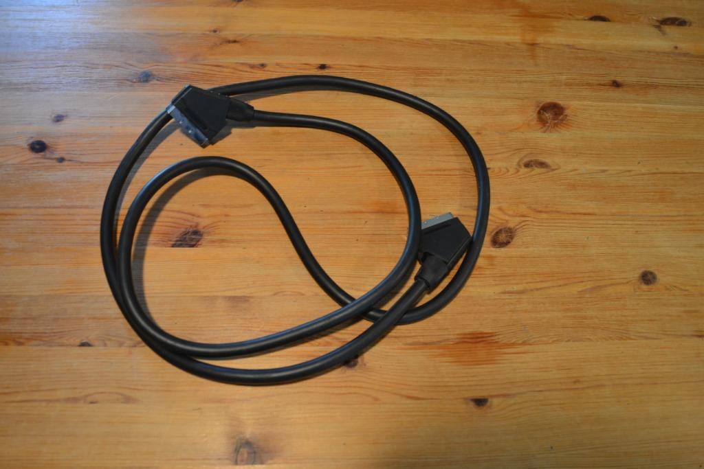 Scart kabel, Audio, Tv en Foto, Audiokabels en Televisiekabels, Ophalen of Verzenden, Zo goed als nieuw, 2 tot 5 meter, Scartkabel