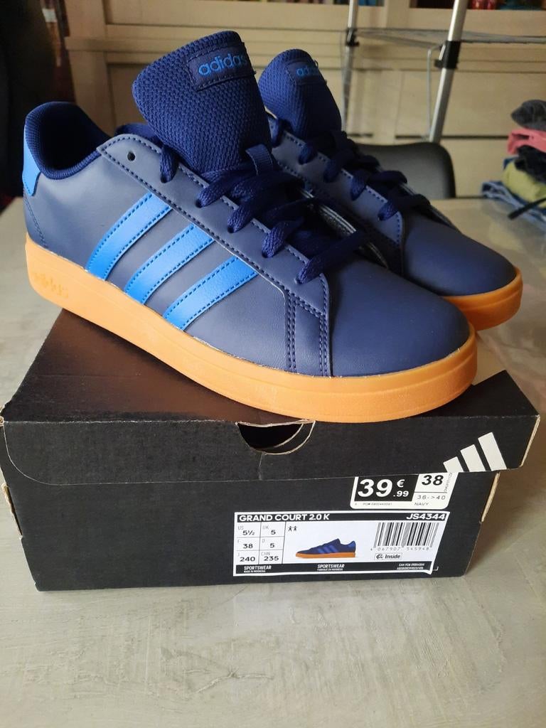 Baskets Adidas 38, Enfants & Bébés, Enlèvement, Neuf, Adidas
