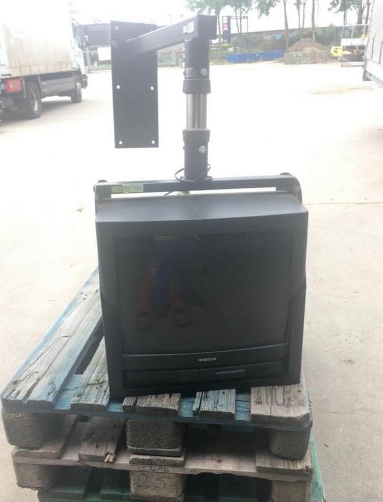 Hitachi tv met ingebouwde beveiligingscamera, Ophalen, Zo goed als nieuw
