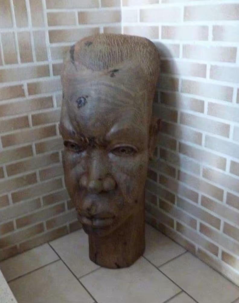 Afrikaans hoofd (handgesculteerd), Antiek en Kunst, Ophalen of Verzenden