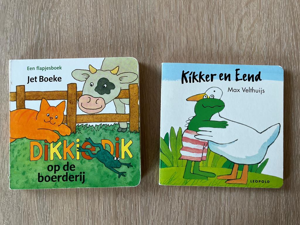 2 kartonnen boekjes: oa Boeke - Dikkie Dik Op de boerderij, Ophalen of Verzenden, Gelezen, Jet Boeke