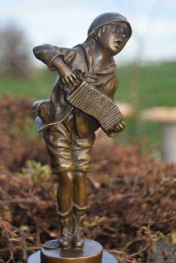 Le joueur d'accordéon ,statue en bronze signé sur socle marb, Enlèvement ou Envoi, Bronze