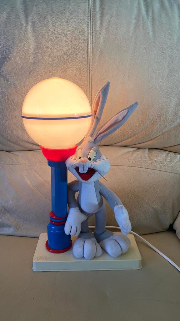 Oude bug bunny lamp werkt heel goed, Zo goed als nieuw
