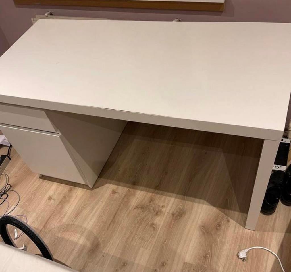 bureau ikea, Huis en Inrichting, Bureaus, Ophalen