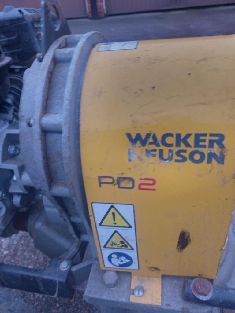 Neuson wacker pump, Tuin en Terras, Ophalen, Zo goed als nieuw