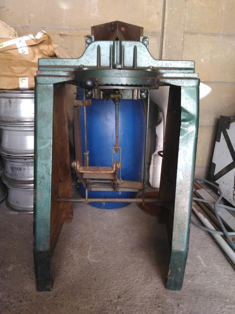 Oude plooi/snijtafel?, Ophalen