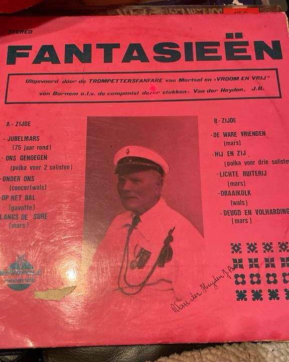 SUR LES FANTASMES ET LA FANFARE DE TROMPETTISTE DE MORTSEL !, Enlèvement ou Envoi, Comme neuf