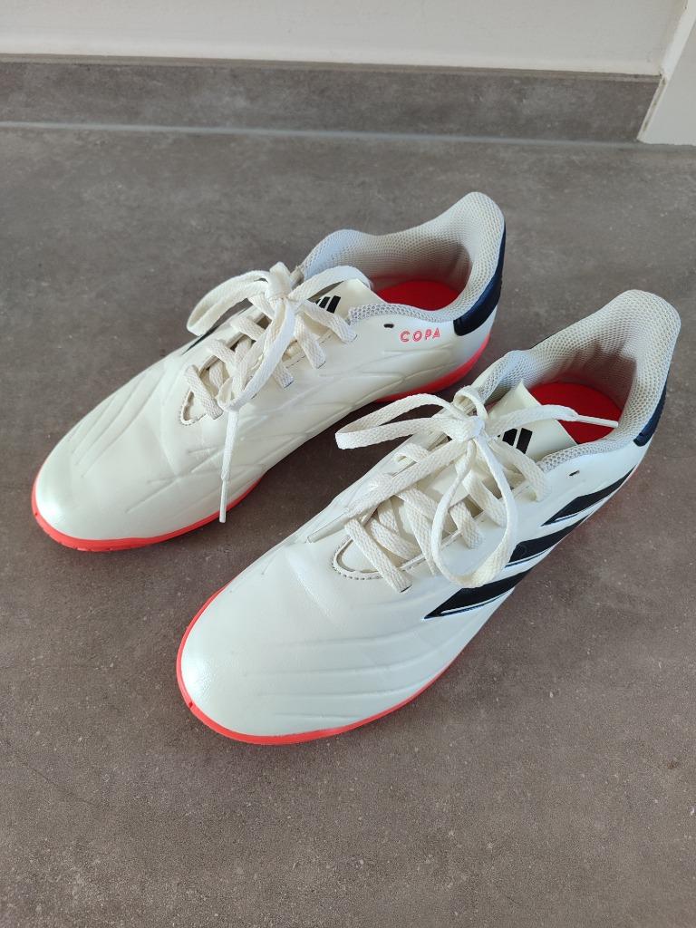 Zaalvoetbalschoenen Adidas maat 38, (als) nieuw, Ophalen, Zo goed als nieuw, Schoenen