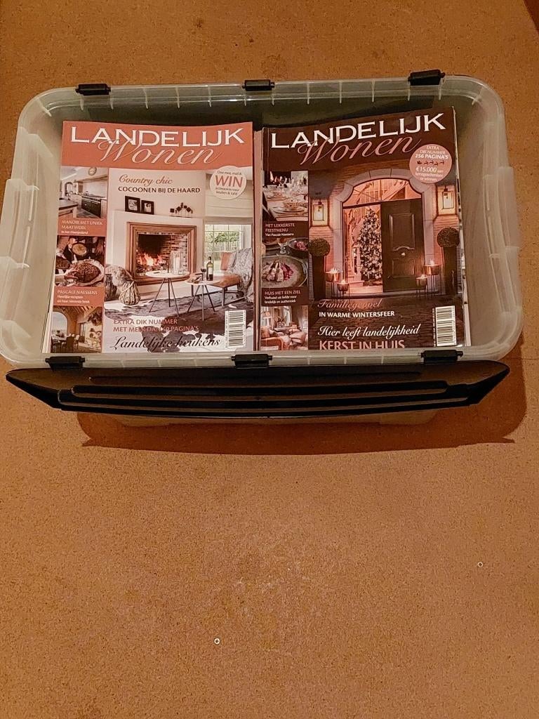 Landelijk Wonen Magazines 2 Grote dozen vol, Ophalen, Diverse auteurs, Zo goed als nieuw, Interieur en Design