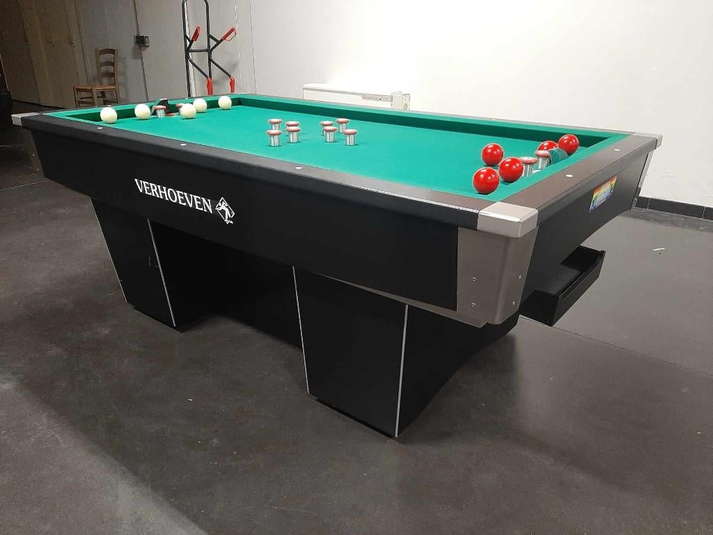 Biljarts en voetbaltafels., Sport en Fitness, Biljarten en Poolen, Ophalen, Zo goed als nieuw, Biljarttafel