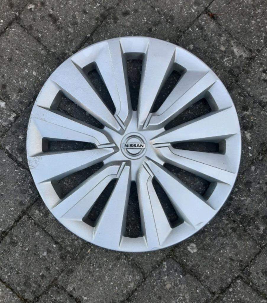 1 Nissan 16 inch wieldop, Ophalen, Zo goed als nieuw