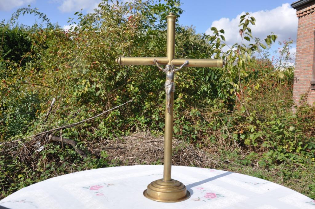 §  crucifix a poser objet de tranchée, Enlèvement ou Envoi