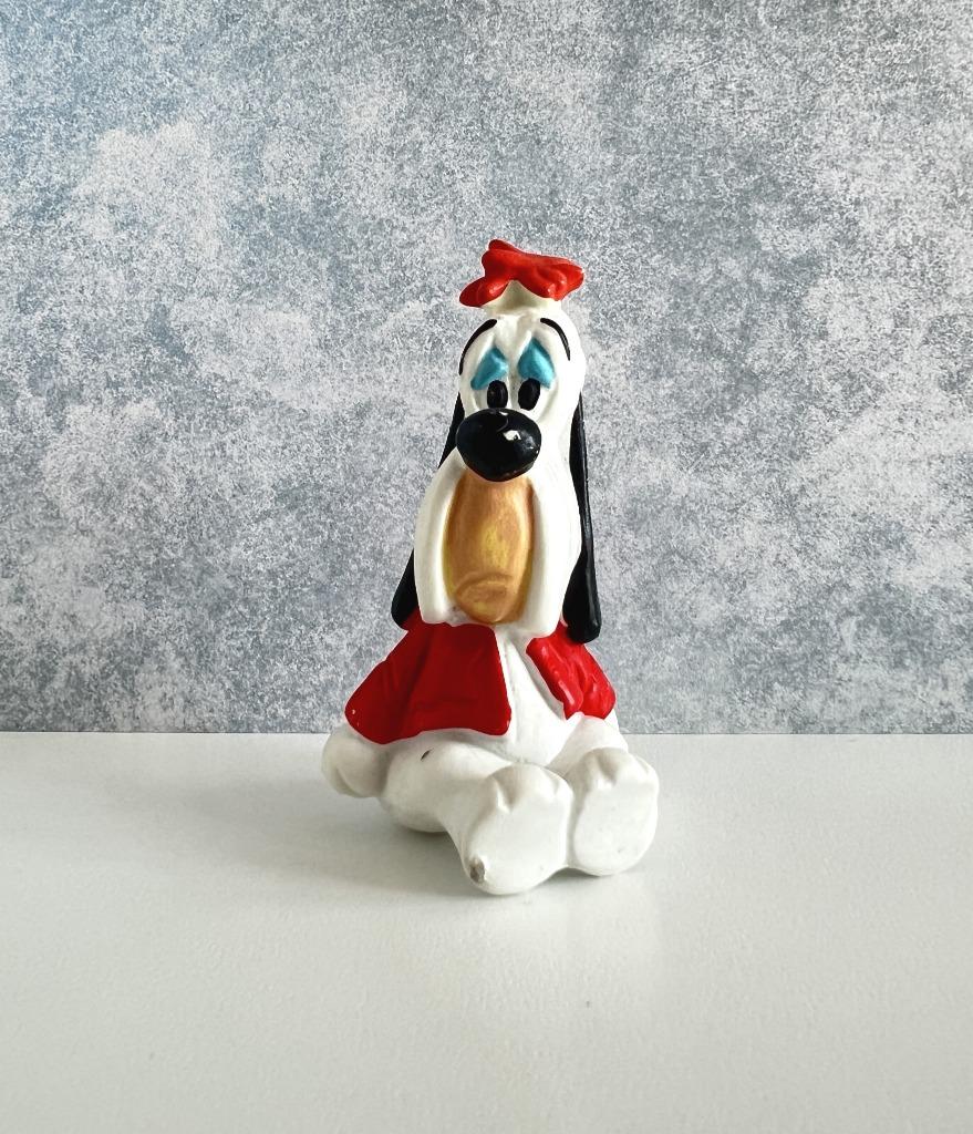 Figurine Droopy assis - 1994 M. D. Toys, Collections, Statues & Figurines, Utilisé, Autres types, Enlèvement ou Envoi