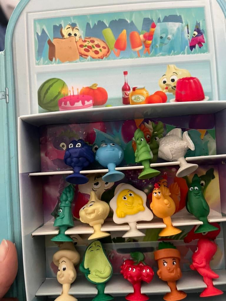 Stikeez, Verzamelen, Ophalen