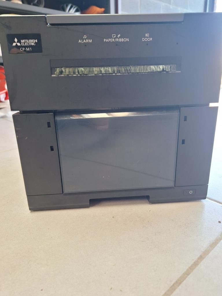 Te huur of te koop :Mitsubishi CP-M1 fotoprinter 750 prints, Ophalen
