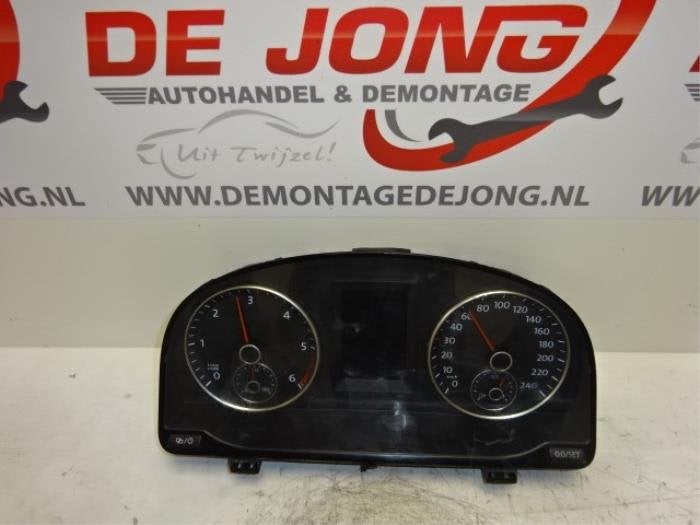 Kilometerteller KM van een Volkswagen Touran, Gebruikt, -, Volkswagen, -