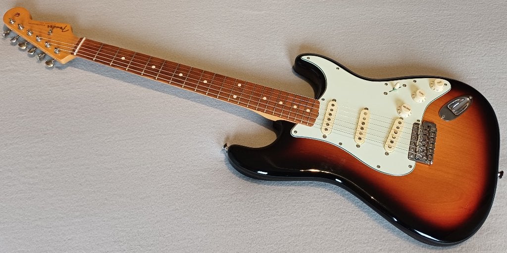 Fender Stratocaster 3TSB Vintera 60 in nieuwe staat, Muziek en Instrumenten, Snaarinstrumenten | Gitaren | Elektrisch, Ophalen of Verzenden