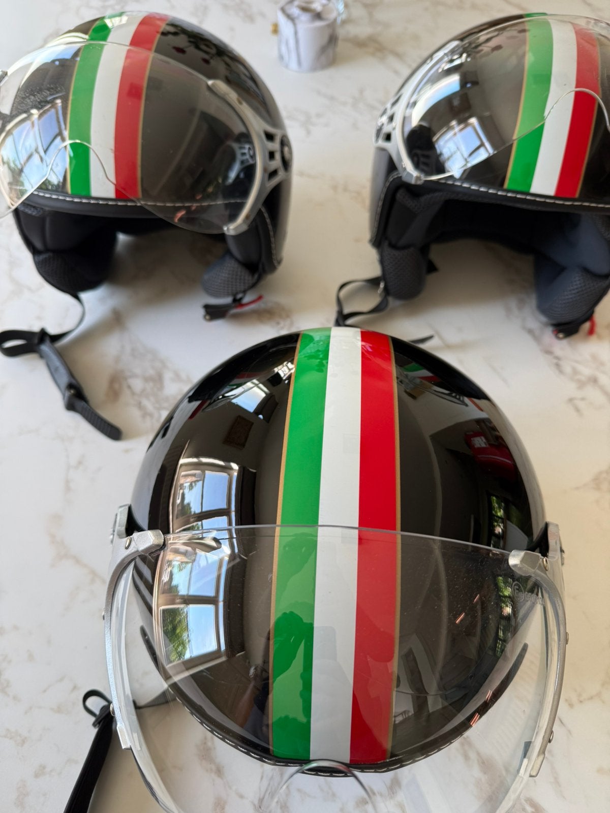 Scooter Helm Vinz Italia, 3 stuks XS, M en L, Fietsen en Brommers, Brommerhelmen, Ophalen, Zo goed als nieuw