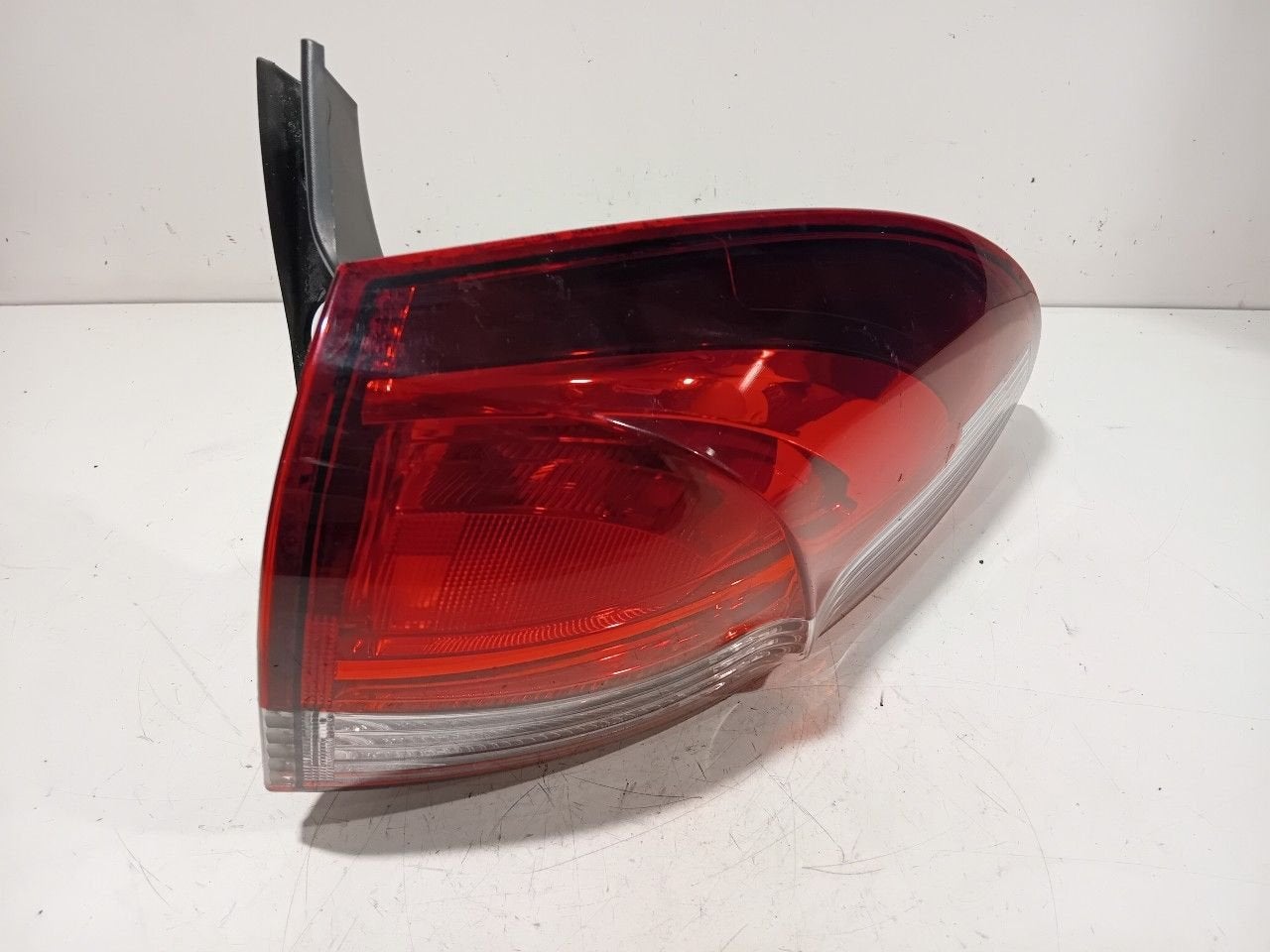 Achterlicht carrosserie rechts Renault Clio, Onderdelen@venauto.nl, Van der Ven Autorecycling B.V., Gebruikt, Ettenseweg 76, 4706 PB Roosendaal, The Netherlands