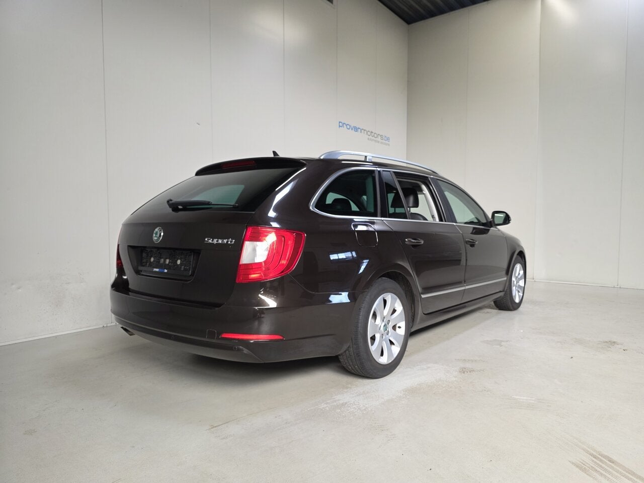 Skoda Superb 1.6 TDI - GPS - Airco - Bluetooth - Zeer Goede, Auto's, Skoda, 0 kg, 105 pk, Zwart, 4 cilinders
