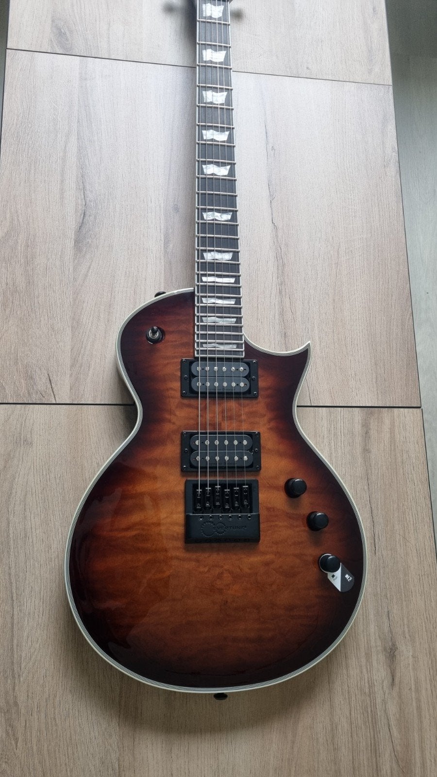 Guitare ESP LTD EC-1000ET QM DBSB
 Neuve, Musique & Instruments, Instruments à corde | Guitares | Électriques, Neuf, Autres marques