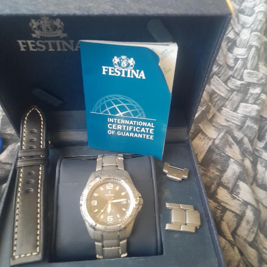 Uurwerk Festina, Ophalen