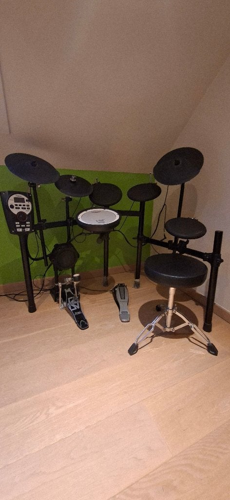 Drumstel Roland TD-11 elektronisch drumstel + drumkruk, Muziek en Instrumenten, Drumstellen en Slagwerk, Ophalen, Zo goed als nieuw