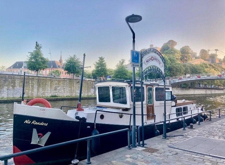 Bateau commerce Namur, Sports nautiques & Bateaux, 3 m, Bateau à cabine, Moteur in-bord, Utilisé