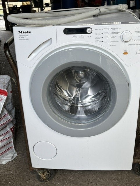 Miele Novotronic W1614, Elektronische apparatuur, Ophalen, Zo goed als nieuw, 1200 tot 1600 toeren, 6 tot 8 kg