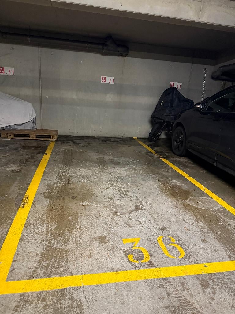 Garage staanplaats, Immo, Garages en Parkeerplaatsen, Genk