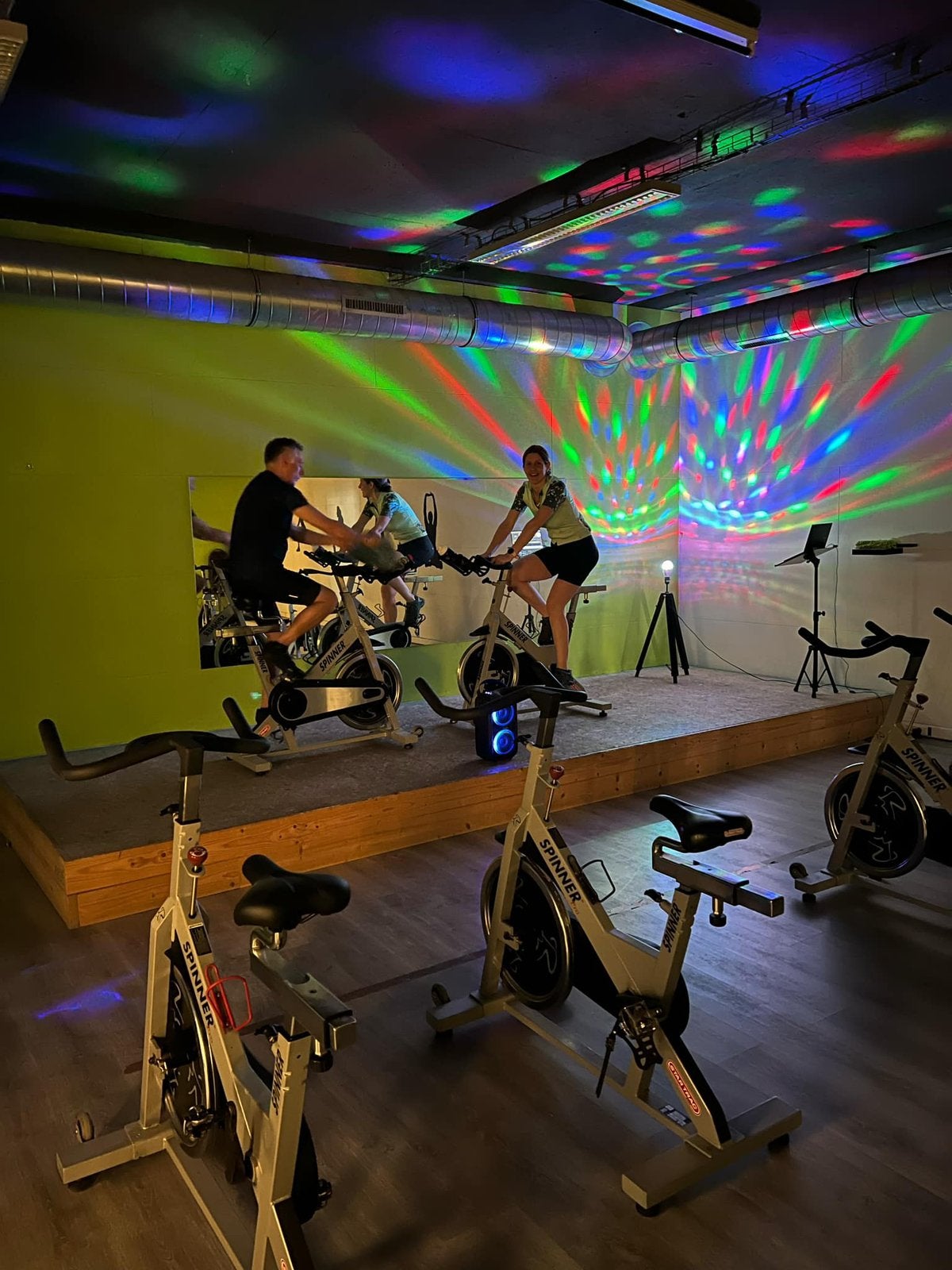 Velo d appartement spinning, Sports & Fitness, Enlèvement, Utilisé, Métal, Vélo d'appartement