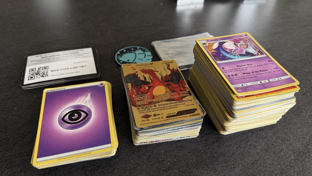 Lot Pokémon — 246 cartes, 43 cartes spéciales/rares, Enlèvement ou Envoi, Comme neuf, Plusieurs cartes