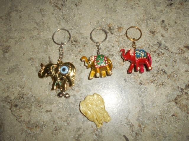 Broche + 3 sleutelhangers Olifanten / 5 €, Ophalen of Verzenden, Nieuw