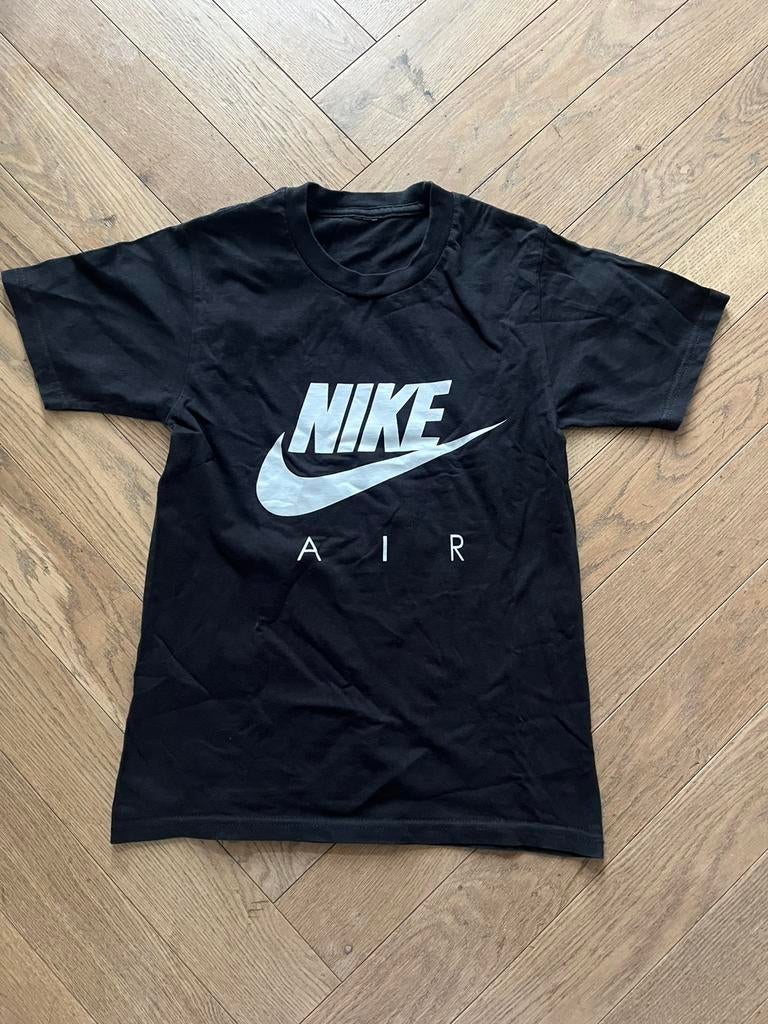 T-shirt Nike Air taille 152, Enfants & Bébés, Vêtements enfant | Taille 152, Comme neuf, Chemise ou À manches longues, Enlèvement ou Envoi