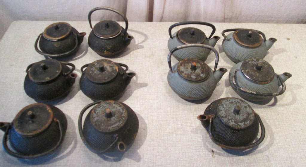 11 petites bouilloires à thé anciennes en fonte, Enlèvement ou Envoi