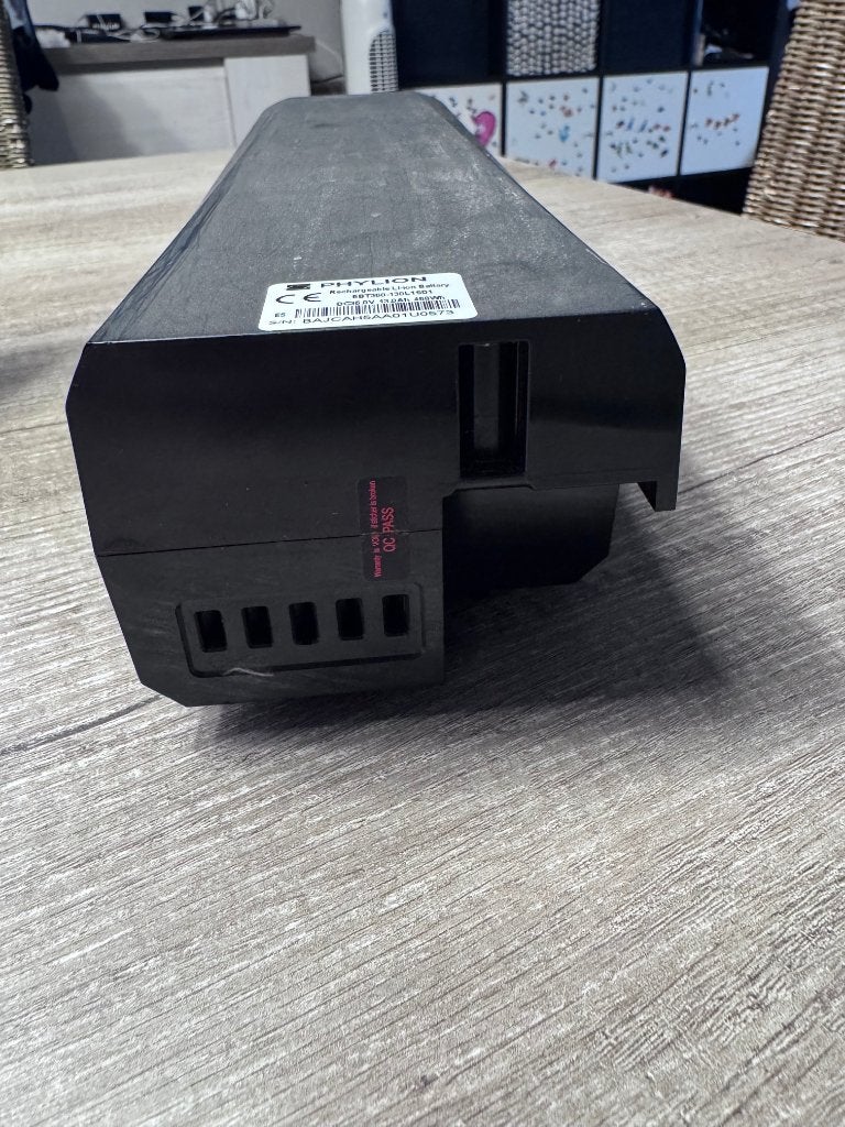 Batterie PHYLION 13Ah 468Wh défectueuse + chargeur d'origine, Vélos & Vélomoteurs, Utilisé