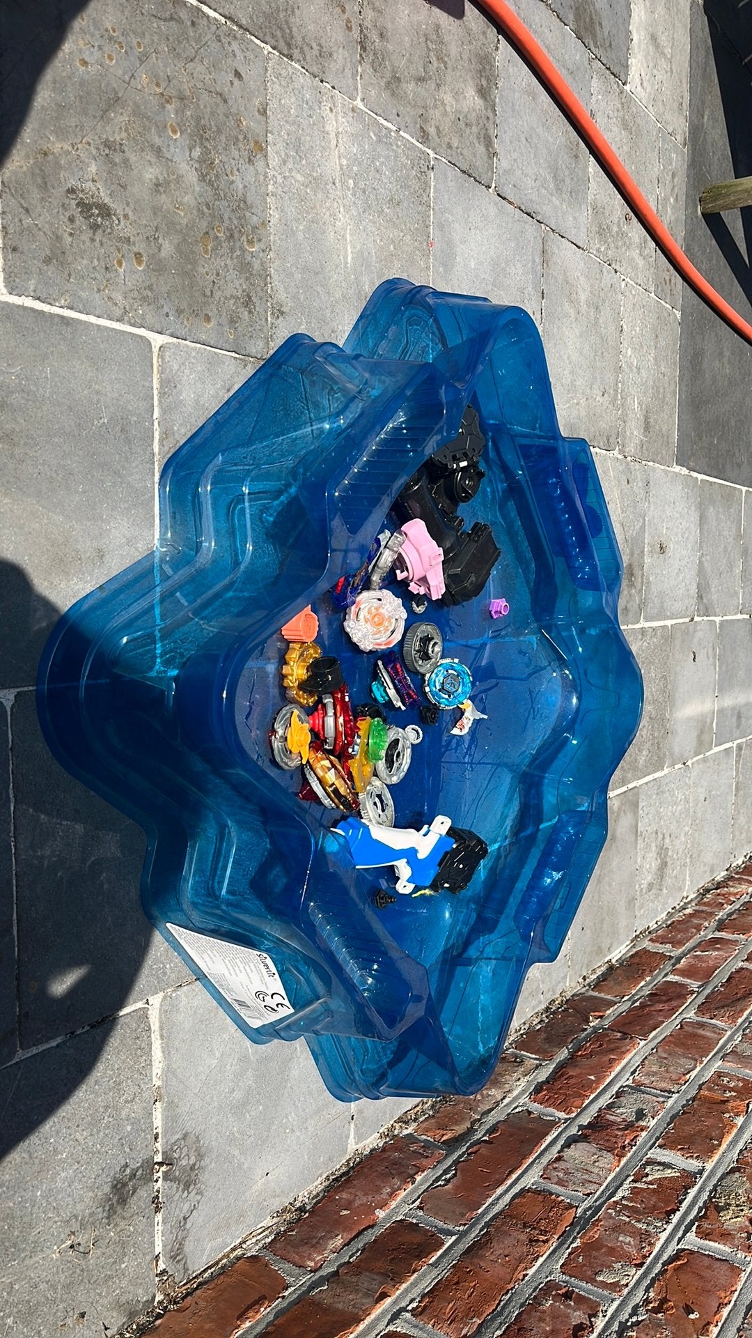 Beyblade, Enlèvement, Comme neuf