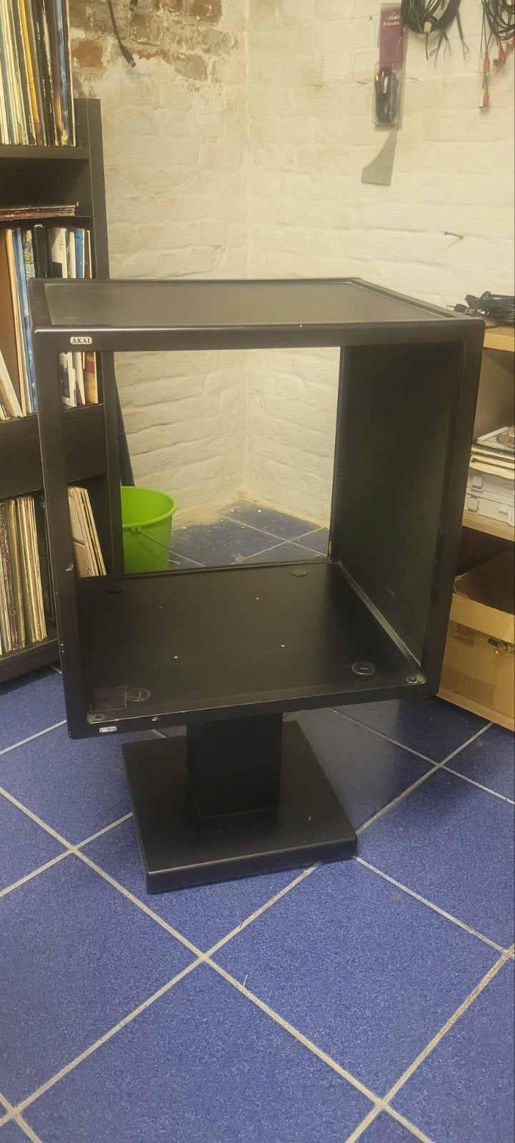 Akai vintage hifi-kast, Ophalen