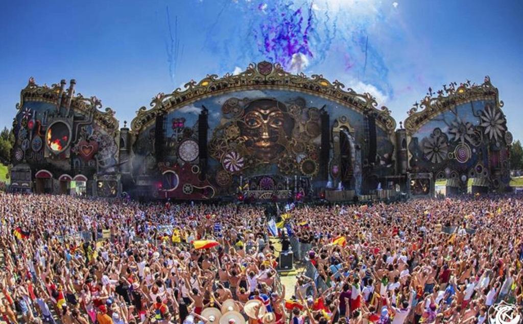 Tomorrowland W-1 17/07/26, Eén persoon