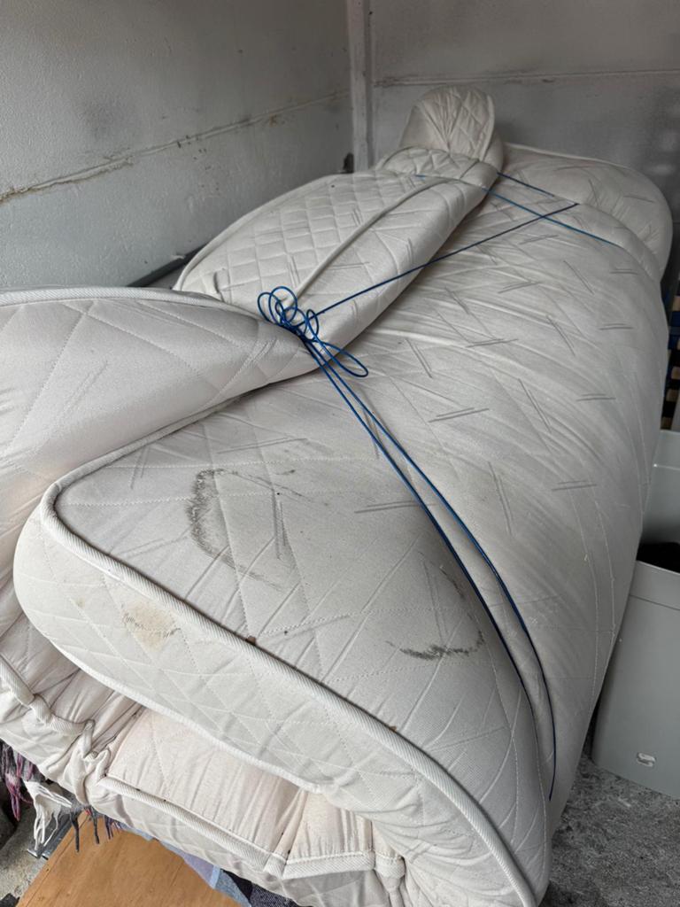 Gratis oude matras af te halen., Huis en Inrichting, Ophalen, Gebruikt, 200 cm, 160 cm