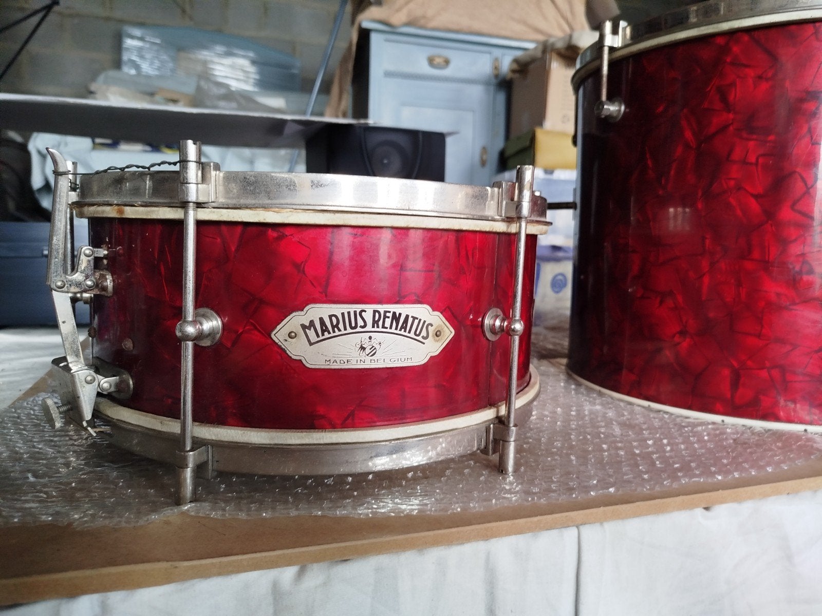 Kit de batterie vintage Marius Renatus, Enlèvement