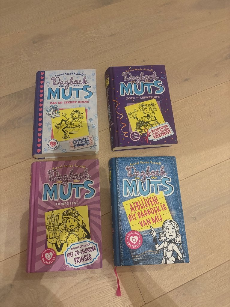 Dagboek van een muts 4 stuks, Boeken, Kinderboeken | Jeugd | 10 tot 12 jaar, Ophalen of Verzenden, Gelezen
