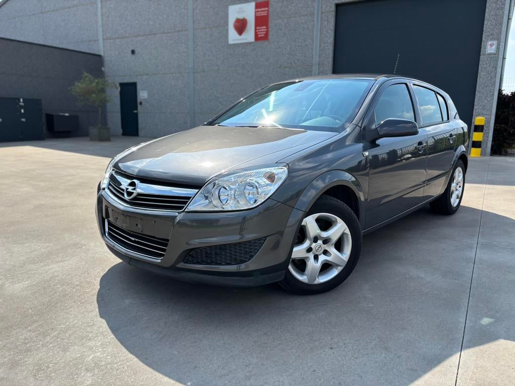 OPEL ASTRA 1.4 ESSENCE — 25 700 KM ! ! ! — 1ER PROPRIÉTAIRE, Argent ou Gris, Entreprise, Boîte manuelle, https://public.car-pass.be/vhr/16e1d3a4-52f5-4dce-ba6b-afacd4acc032